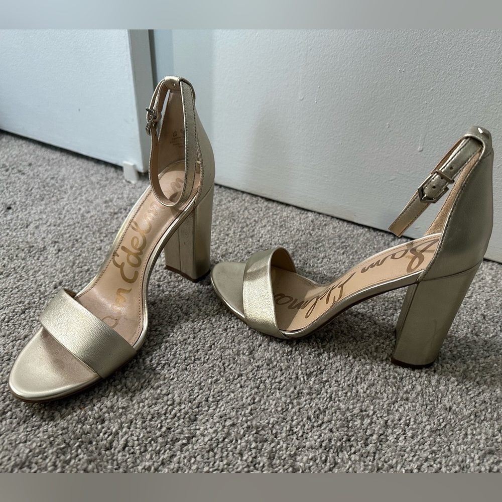 Sam Edelman Yaro Block Heel Sandal - Light Gold Leather